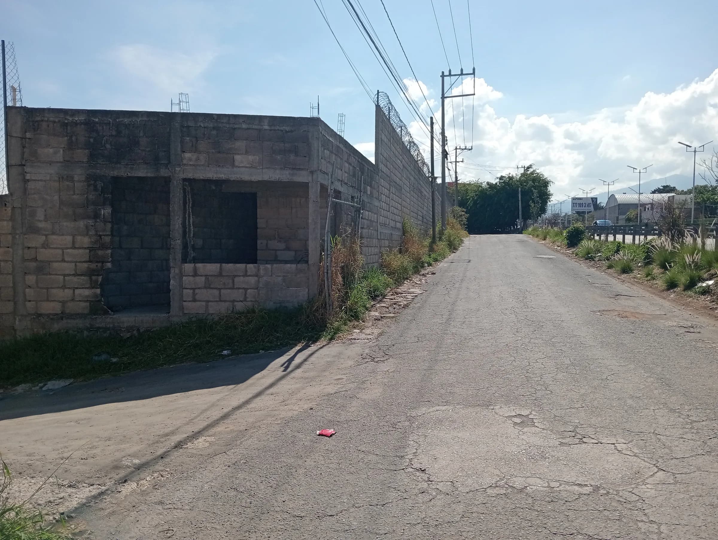 TERRENO A UNA CUADRA AUTOPISTA DEL SOL EN ESQUINA — foto 1 de 6