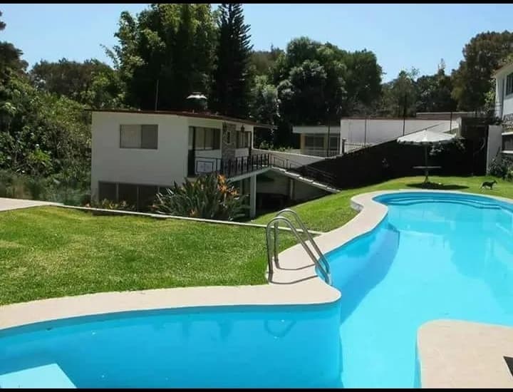 CASA LETY DE FIN DE SEMANA CON CALDERA DE GAS EN CUERNAVACA — foto 1 de 32